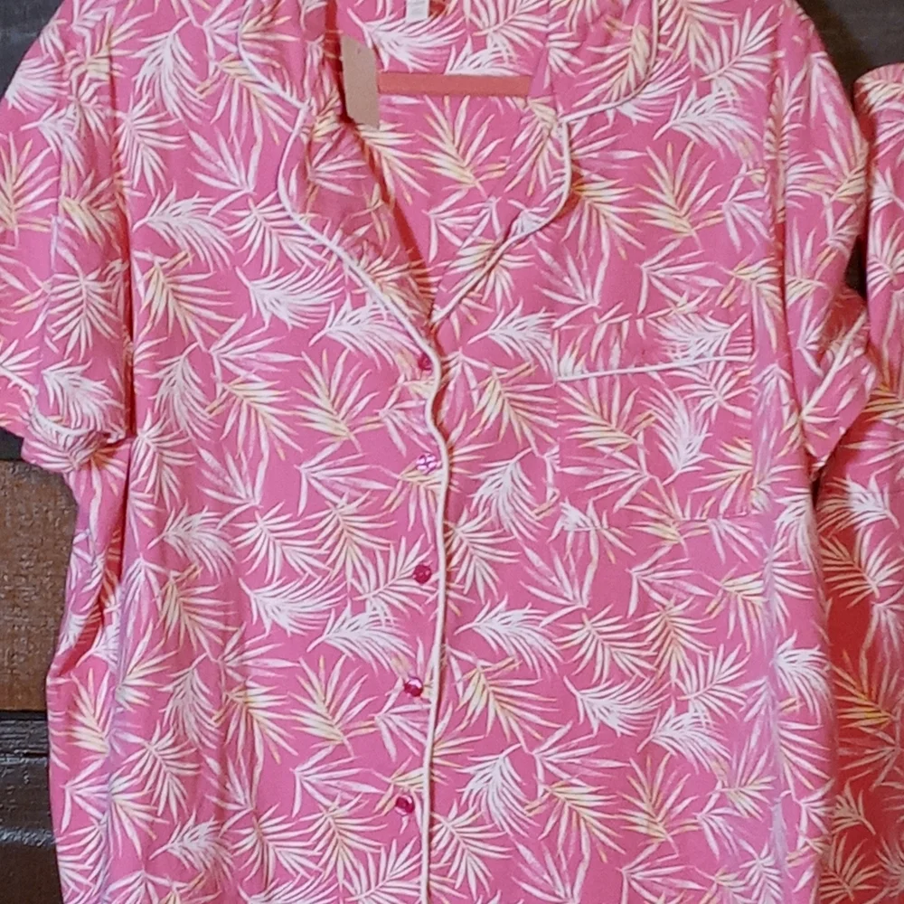 Secret Treasures 2X (18-20) Pink & White Exotic Short sleeve Top With Capris - Picture 3 of 8